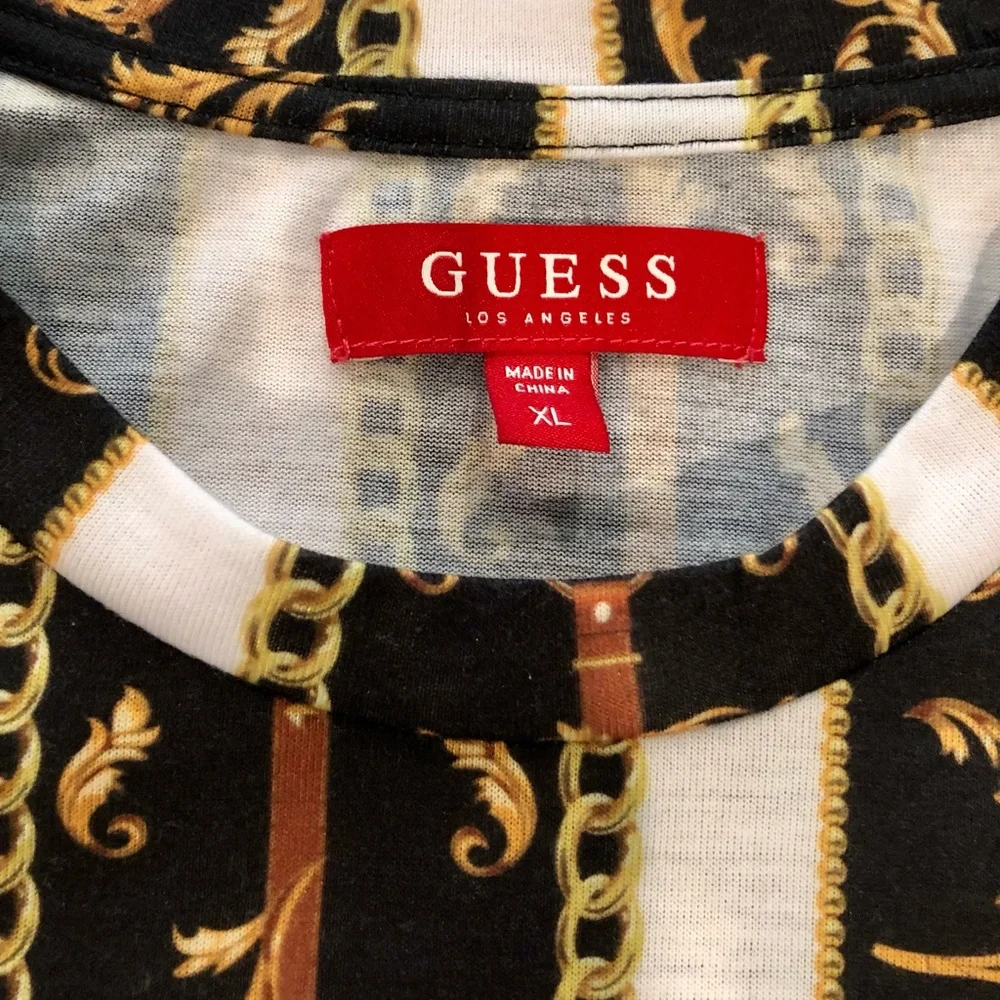 Guess Royal design Men’s Short Sleeve Tshirt XL - Picture 3 of 5